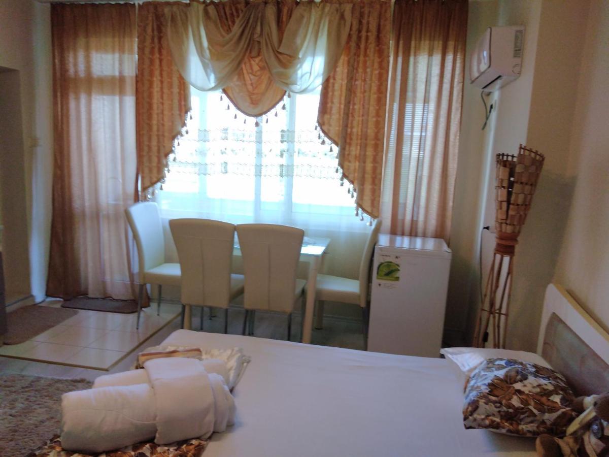 Къща За Гости Синьо Лято Pomorie Extérieur photo