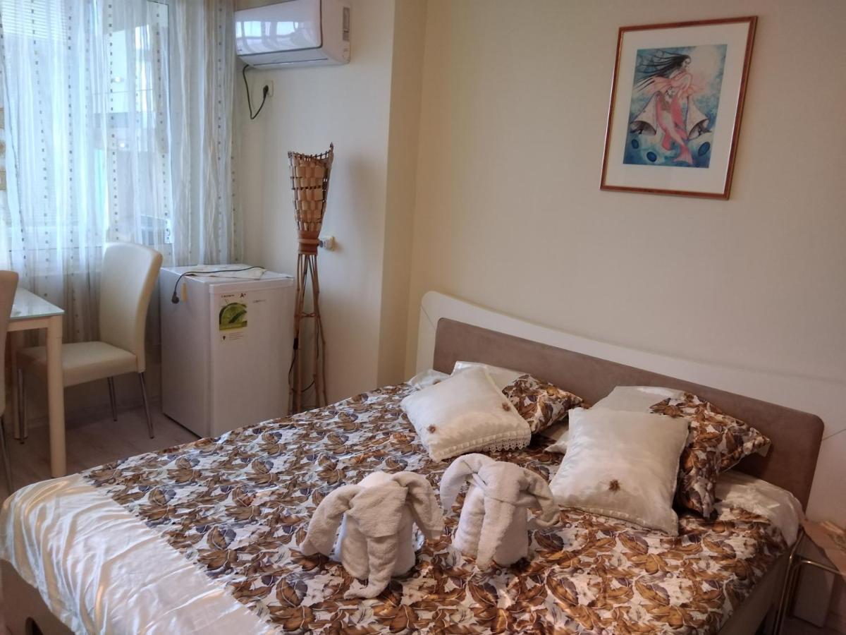Къща За Гости Синьо Лято Pomorie Extérieur photo