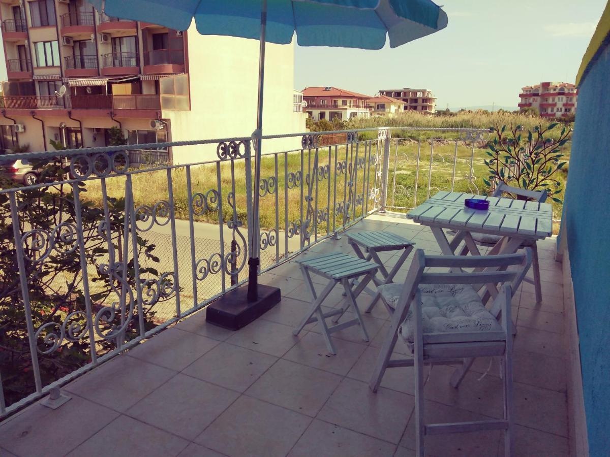 Къща За Гости Синьо Лято Pomorie Extérieur photo
