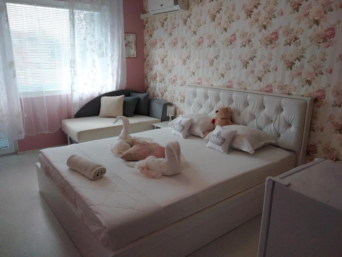 Къща За Гости Синьо Лято Pomorie Extérieur photo