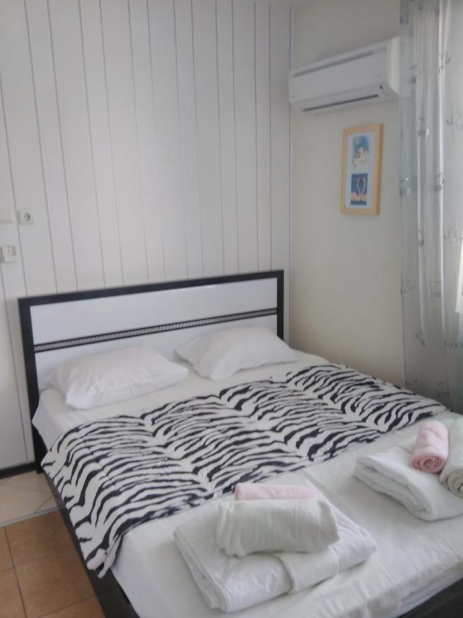 Къща За Гости Синьо Лято Pomorie Extérieur photo