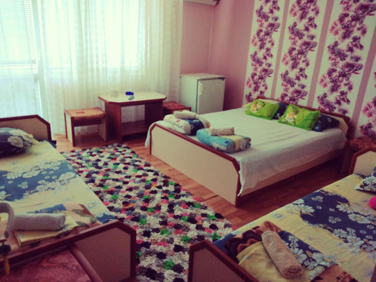 Къща За Гости Синьо Лято Pomorie Extérieur photo