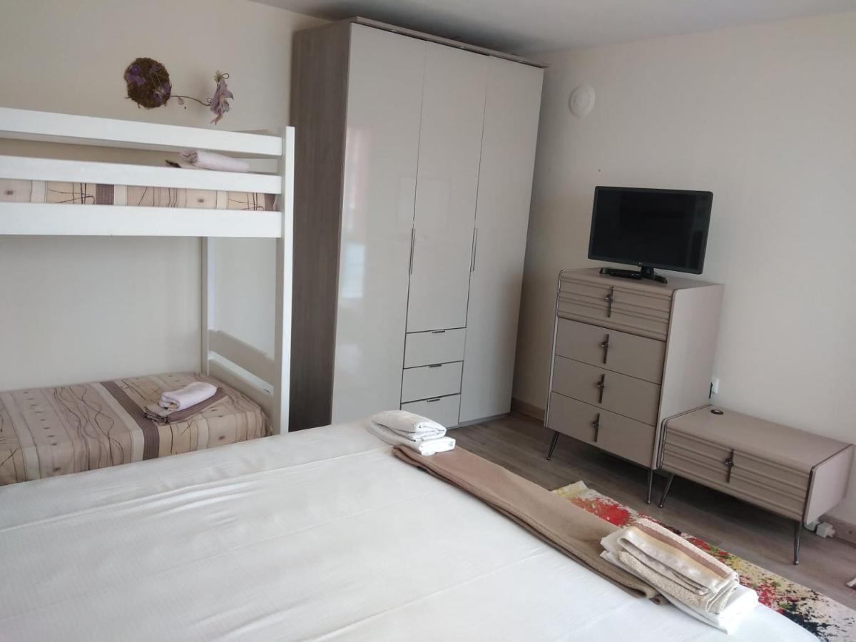 Къща За Гости Синьо Лято Pomorie Extérieur photo