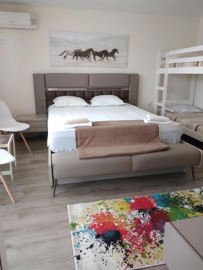 Къща За Гости Синьо Лято Pomorie Extérieur photo